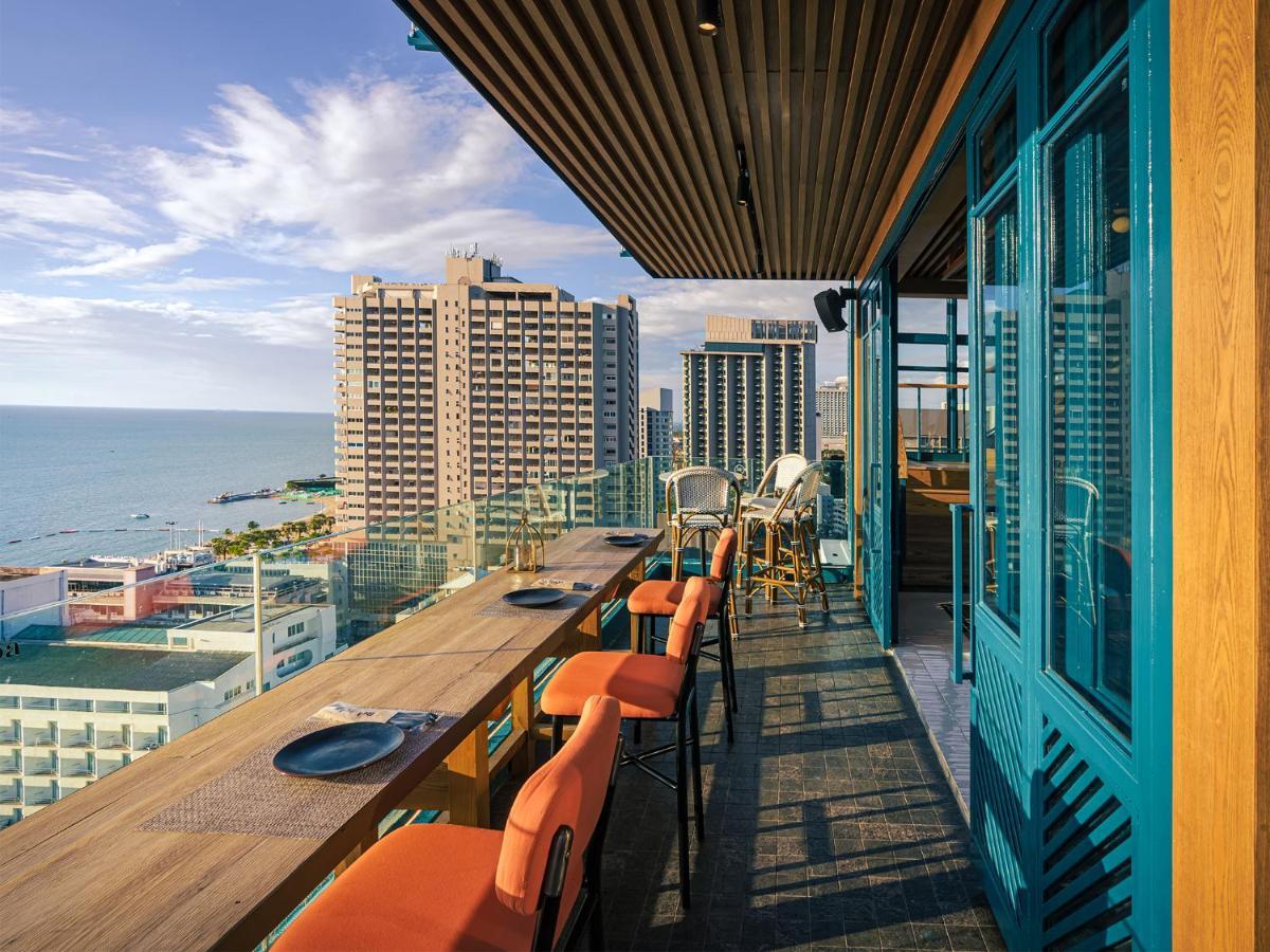 Mytt Hotel Pattaya - Sha Extra Plus Exterior foto View from the rooftop bar