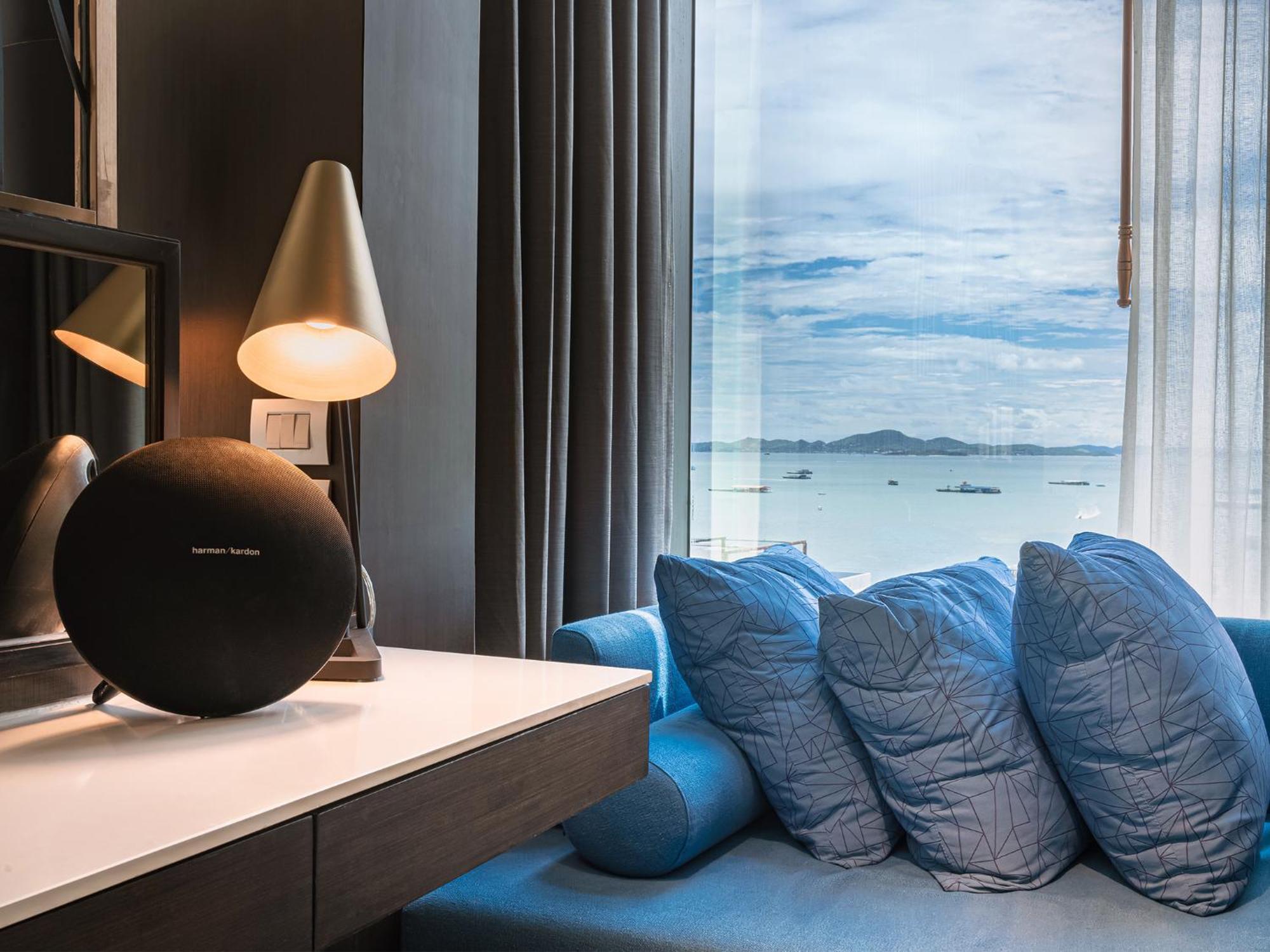 Mytt Hotel Pattaya - Sha Extra Plus Habitación foto A Harman Kardon Onyx Studio 4